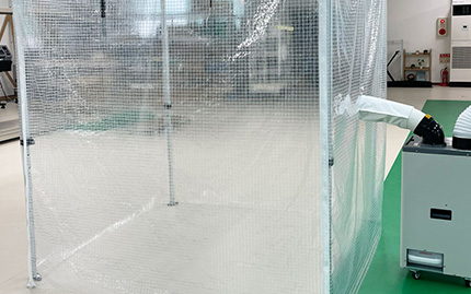 折り畳み可能な伸縮フレーム