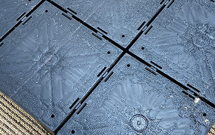 OAフロアでも仕様出来る軽さ