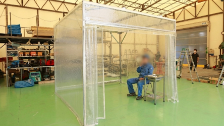 分煙環境と快適性をサポートする、オーダーメイドの喫煙ブース施工