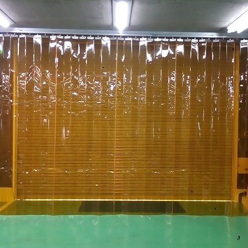 埼玉県新座市のアコーディオンカーテン（工場）の施工・製作事例