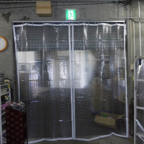 長崎県長崎市の倉庫入口防炎ビニールカーテンの施工・製作事例