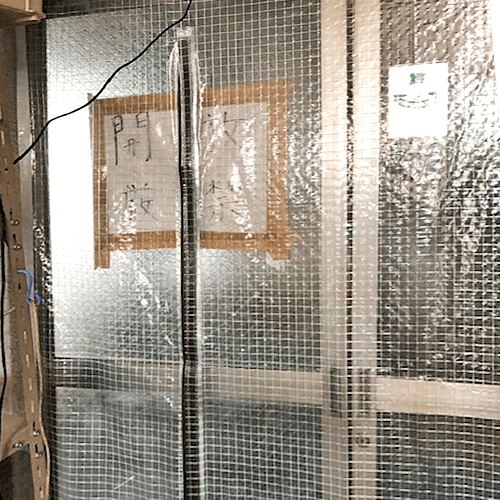 奈良県奈良市の糸入り透明ビニールカーテン（出入り口カーテン）の施工・製作事例