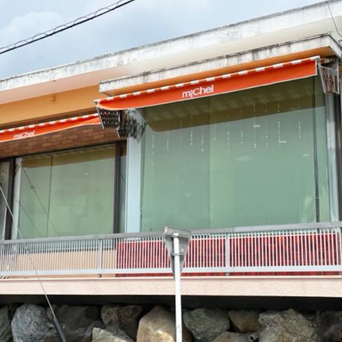 愛知県春日井市の店舗用巻き上げテント(美容室)の施工・製作事例